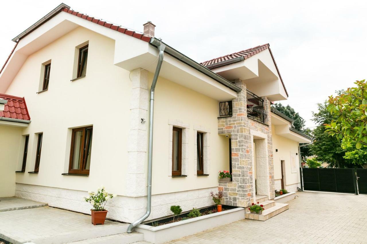 Bed and Breakfast Solegutta Kolárovo Exterior foto