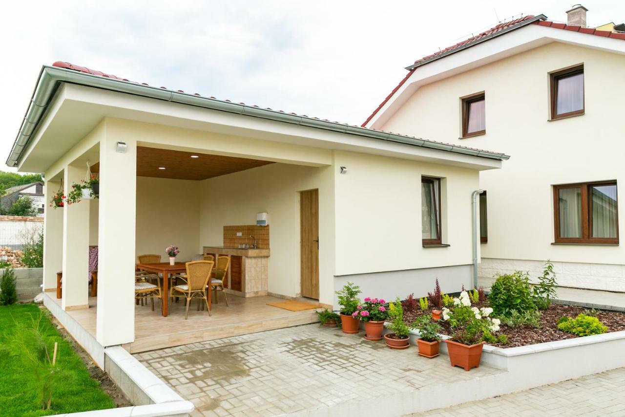 Bed and Breakfast Solegutta Kolárovo Exterior foto
